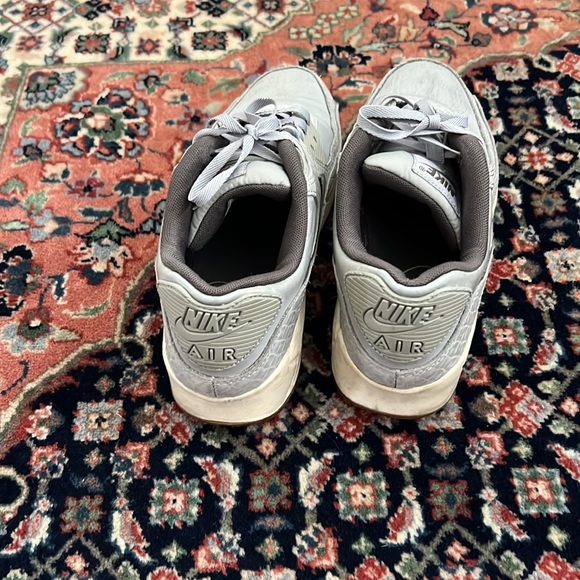 Gray Nike Air Max - Picture 4 of 5